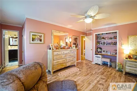 36 Starkin Rd, Edison, NJ 08837 photo 23