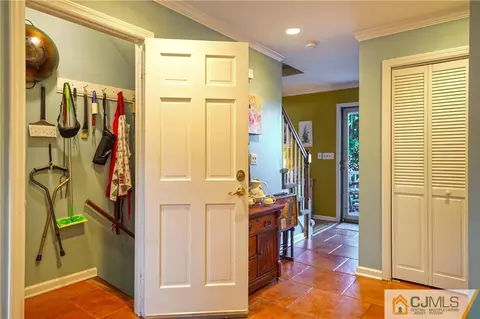 36 Starkin Rd, Edison, NJ 08837 photo 17