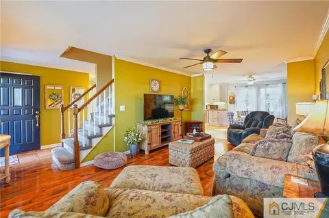 36 Starkin Rd, Edison, NJ 08837 photo 6