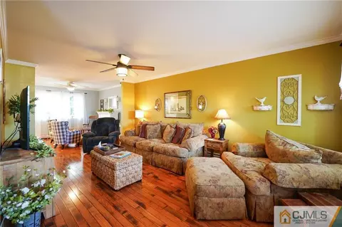 36 Starkin Rd, Edison, NJ 08837 photo 7