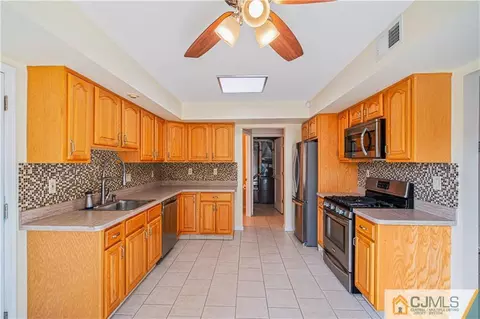 18 Main St, Helmetta, NJ 08828 photo 8