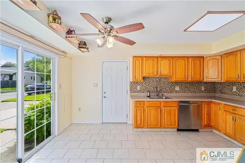 18 Main St, Helmetta, NJ 08828 photo 10
