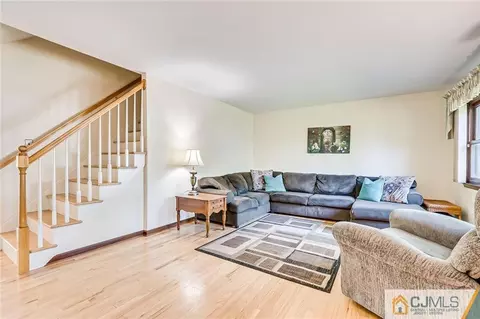 400 Maple St, Middlesex, NJ 08846 photo 10