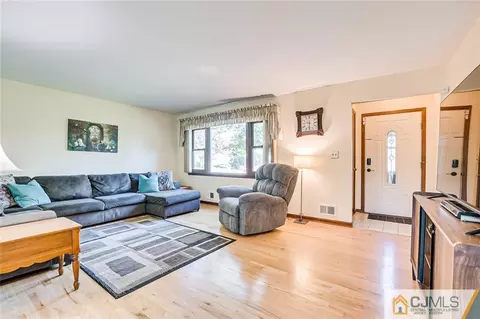 400 Maple St, Middlesex, NJ 08846 photo 11
