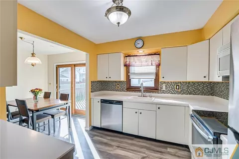400 Maple St, Middlesex, NJ 08846 photo 19