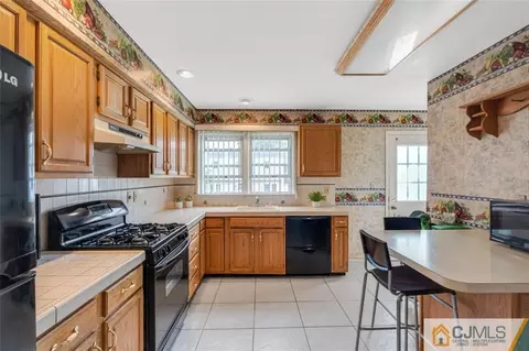 11 Walker Ave, Edison, NJ 08820 photo 3