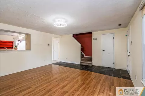 2 Robert Pearson Ct, Hamilton, NJ 08610 photo 3