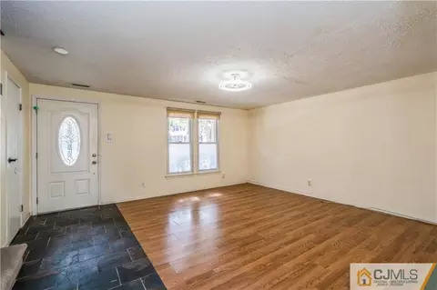 2 Robert Pearson Ct, Hamilton, NJ 08610 photo 5