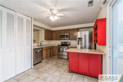 2 Robert Pearson Ct, Hamilton, NJ 08610 photo 10