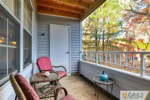1002 Meadow Ct, Helmetta, NJ 08828 photo 25