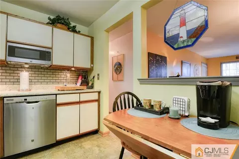 1002 Meadow Ct, Helmetta, NJ 08828 photo 14
