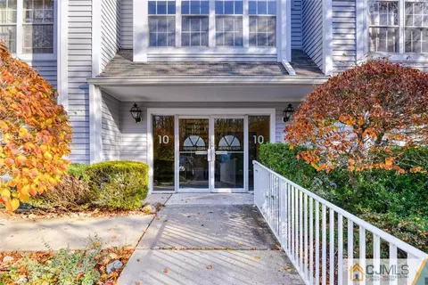1002 Meadow Ct, Helmetta, NJ 08828 photo 2