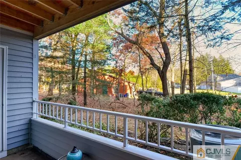 1002 Meadow Ct, Helmetta, NJ 08828 photo 26