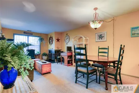 1002 Meadow Ct, Helmetta, NJ 08828 photo 6