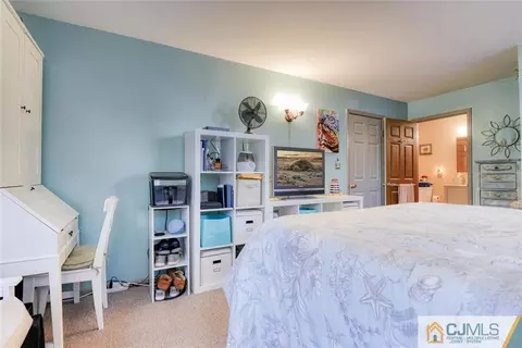 1002 Meadow Ct, Helmetta, NJ 08828 photo 23