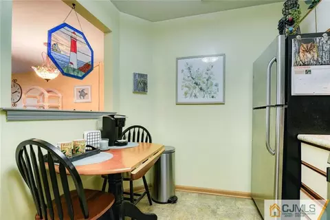 1002 Meadow Ct, Helmetta, NJ 08828 photo 13