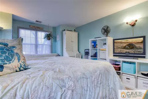 1002 Meadow Ct, Helmetta, NJ 08828 photo 20