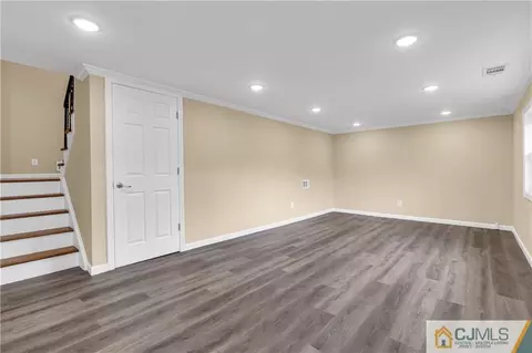 9 Nancy Cir, Edison, NJ 08817 photo 11