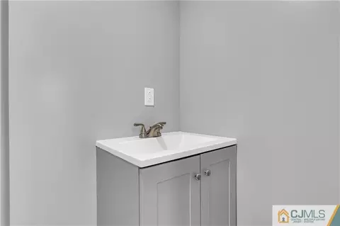 9 Nancy Cir, Edison, NJ 08817 photo 14