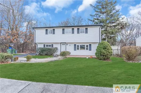9 Nancy Cir, Edison, NJ 08817 photo 5