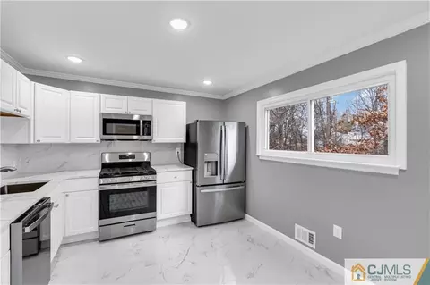 9 Nancy Cir, Edison, NJ 08817 photo 20