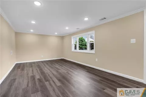 9 Nancy Cir, Edison, NJ 08817 photo 8