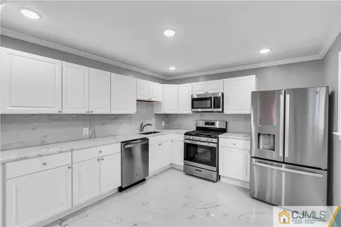 9 Nancy Cir, Edison, NJ 08817 photo 19