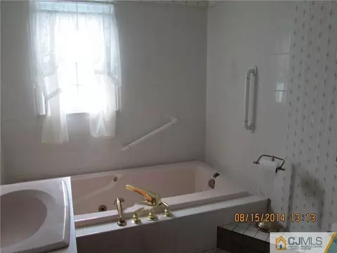 219 D St, Middlesex, NJ 08846 photo 14