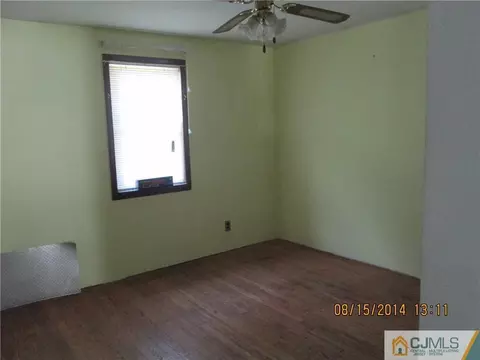 219 D St, Middlesex, NJ 08846 photo 6