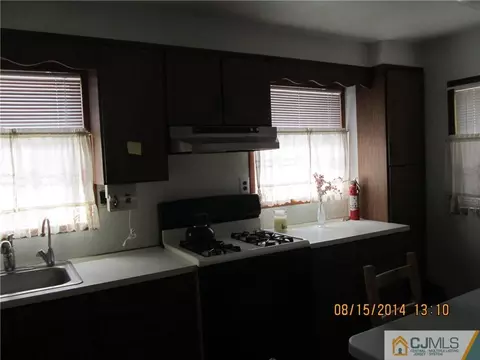 219 D St, Middlesex, NJ 08846 photo 4