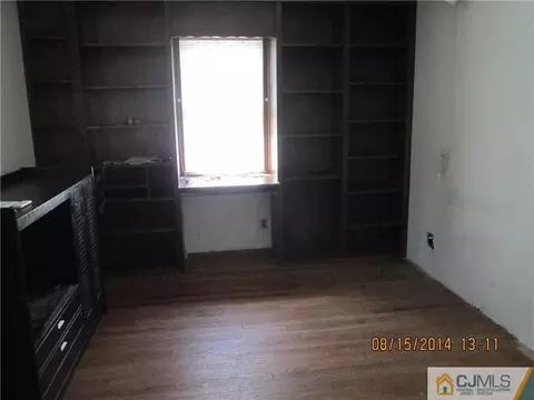 219 D St, Middlesex, NJ 08846 photo 9