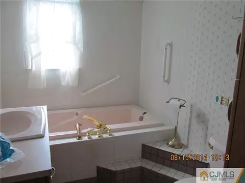 219 D St, Middlesex, NJ 08846 photo 13