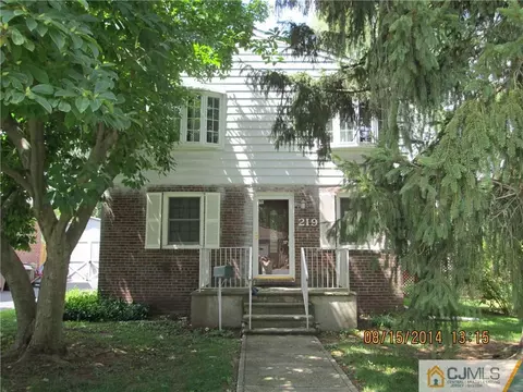 219 D St, Middlesex, NJ 08846 photo 2