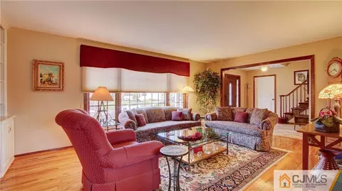 12 Leaf Ln, Matawan, NJ 07747 photo 9