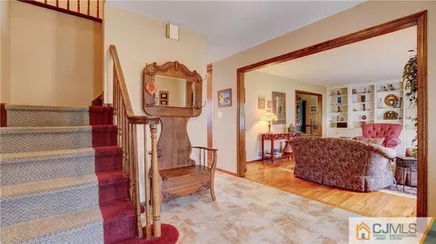 12 Leaf Ln, Matawan, NJ 07747 photo 6