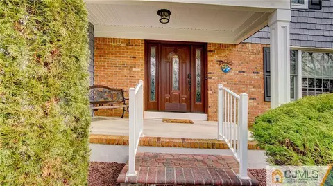 12 Leaf Ln, Matawan, NJ 07747 photo 4