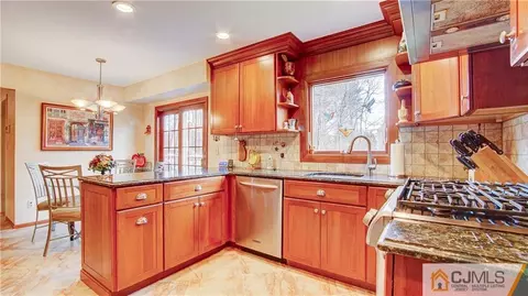 12 Leaf Ln, Matawan, NJ 07747 photo 15