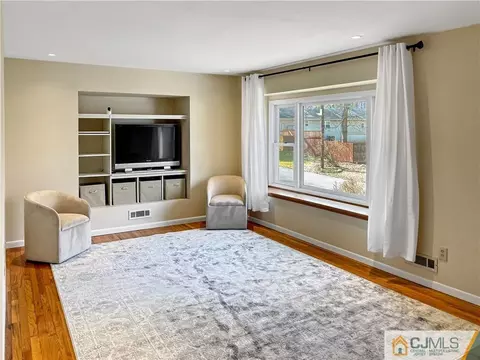 36 Lamar Ave, Edison, NJ 08820 photo 2