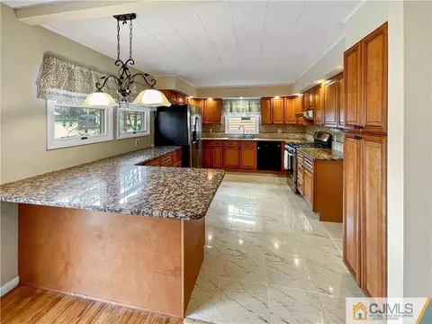 36 Lamar Ave, Edison, NJ 08820 photo 3