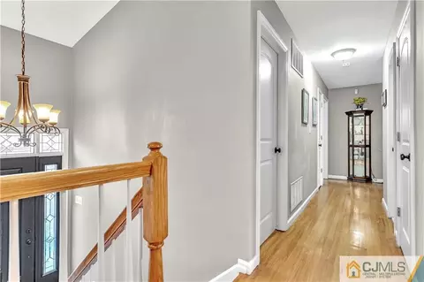 10 Harmon Rd, Edison, NJ 08837 photo 25