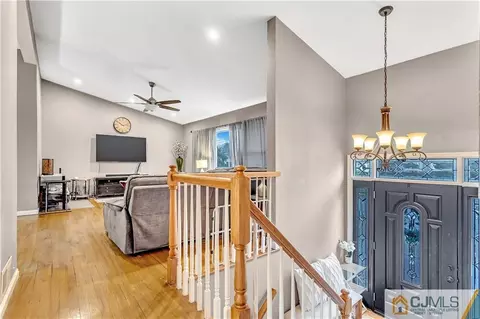 10 Harmon Rd, Edison, NJ 08837 photo 24