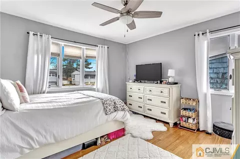 10 Harmon Rd, Edison, NJ 08837 photo 17