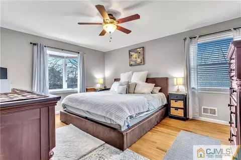 10 Harmon Rd, Edison, NJ 08837 photo 16
