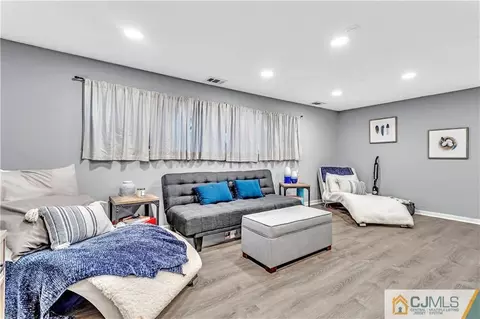 10 Harmon Rd, Edison, NJ 08837 photo 22