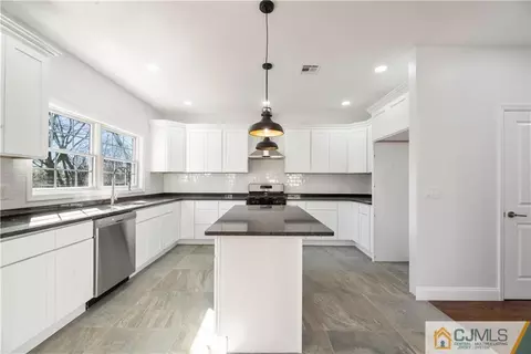 5 Warwick Rd, Parlin, NJ 08859 photo 11