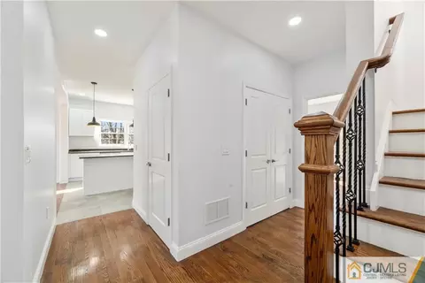 5 Warwick Rd, Parlin, NJ 08859 photo 14