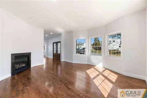 5 Warwick Rd, Parlin, NJ 08859 photo 9