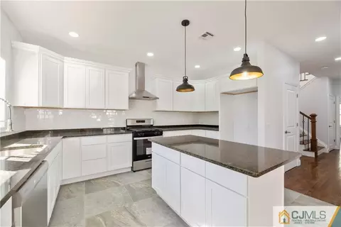 5 Warwick Rd, Parlin, NJ 08859 photo 12