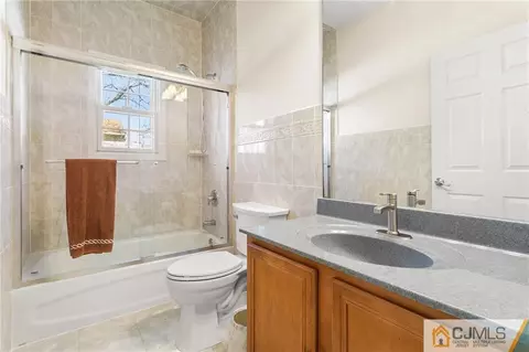 49 Spring St, Edison, NJ 08820 photo 21