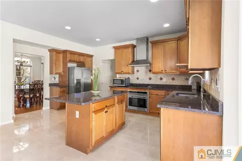 49 Spring St, Edison, NJ 08820 photo 16